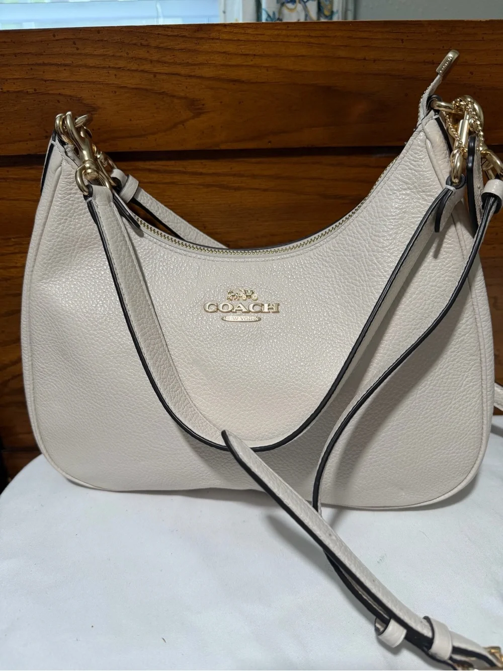 Coach Teri Hobo Bag In Signature Canvas CJ517/CV935/CAL52/CV940 long strap